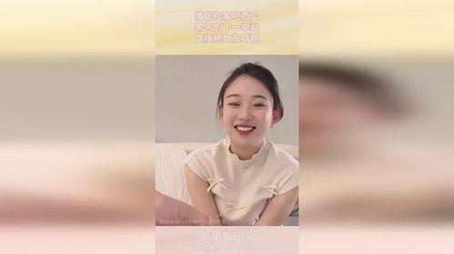 情侣在家吃瓜拍照,情侣在家吃瓜拍照，记录温馨日常