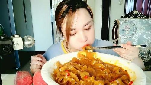 瓜妈直播吃粉,粉红美食盛宴，带你领略直播新风尚