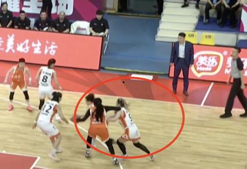女子篮球吃瓜事件