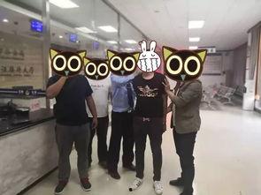 特警吃瓜的视频,揭秘军营里的休闲时光