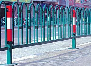 吃瓜爬护栏,揭秘网络热议背后的真相